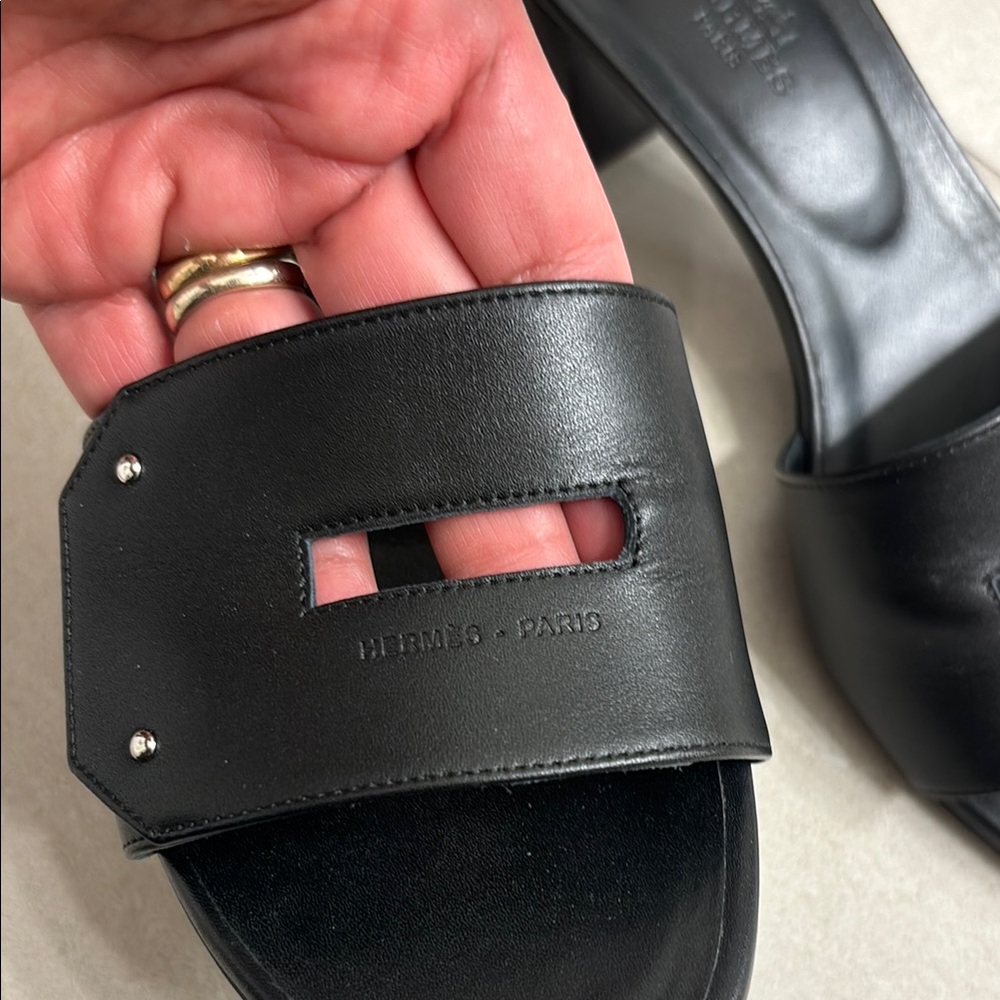 🌺🌸HERMÈS Sandals🌸🌺 - Picture 4 of 13